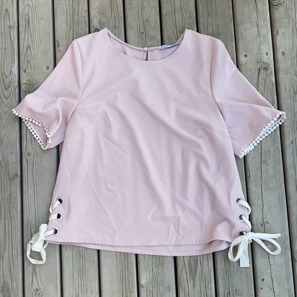 Dex Grommet Whip Stitch Short Sleeve Blouse Top (Pink) Size Small (Workwear) - Picture 1 of 3